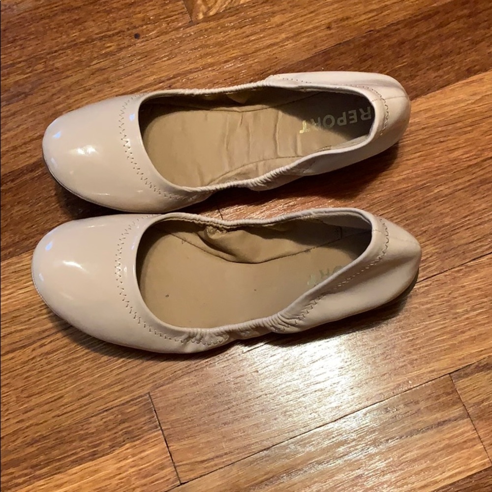 Women’s flats